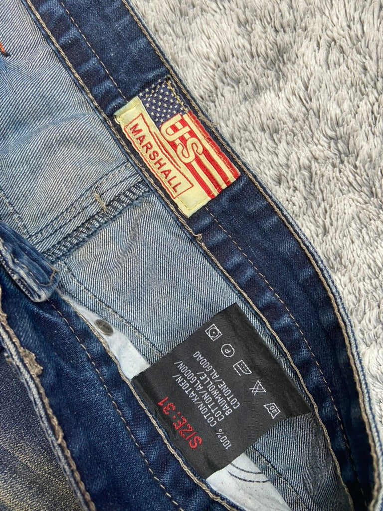 BF. Marshall Jeans